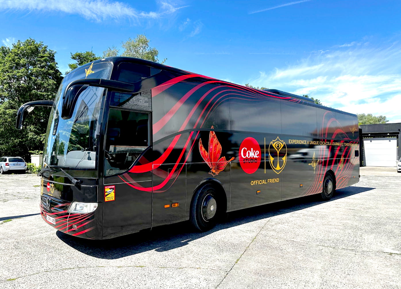 bus-tomorrowland-coca